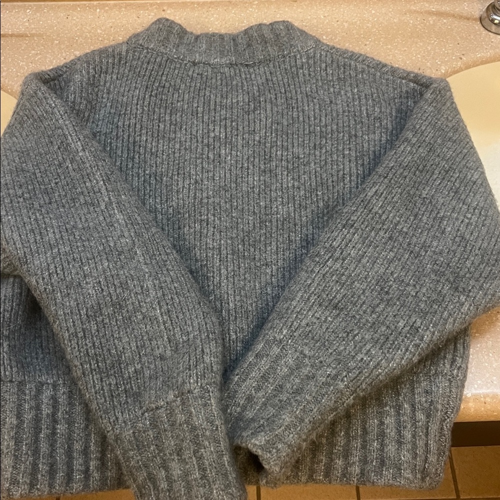 Zara Gray Ribbed Cardigan Sweater - Picture 6 of 6